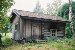 log house image